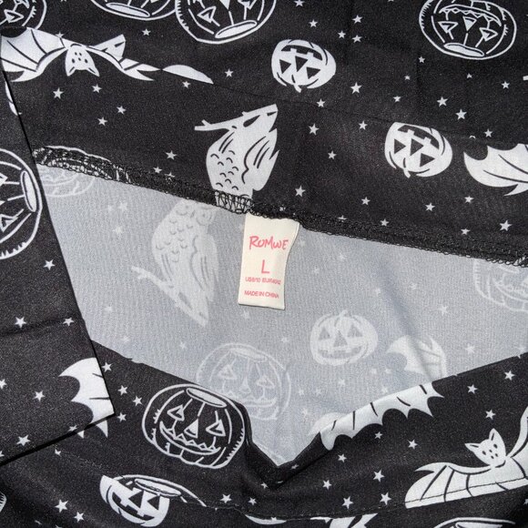 Rowme Black and White Pumpkin and Bats Print A-Line Skirt - Picture 5 of 5